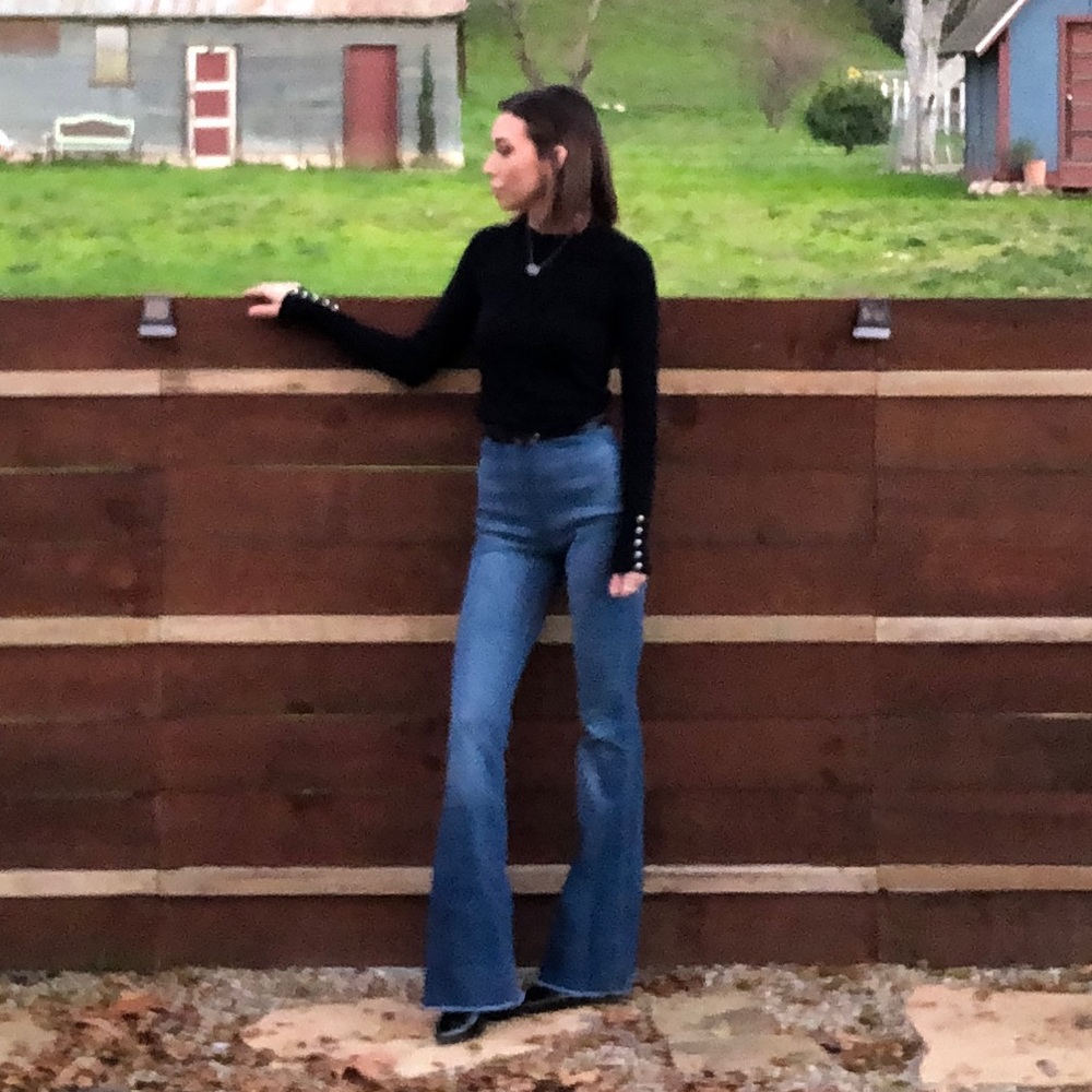 Stretchy flare jeans with frayed hem - perfect condition